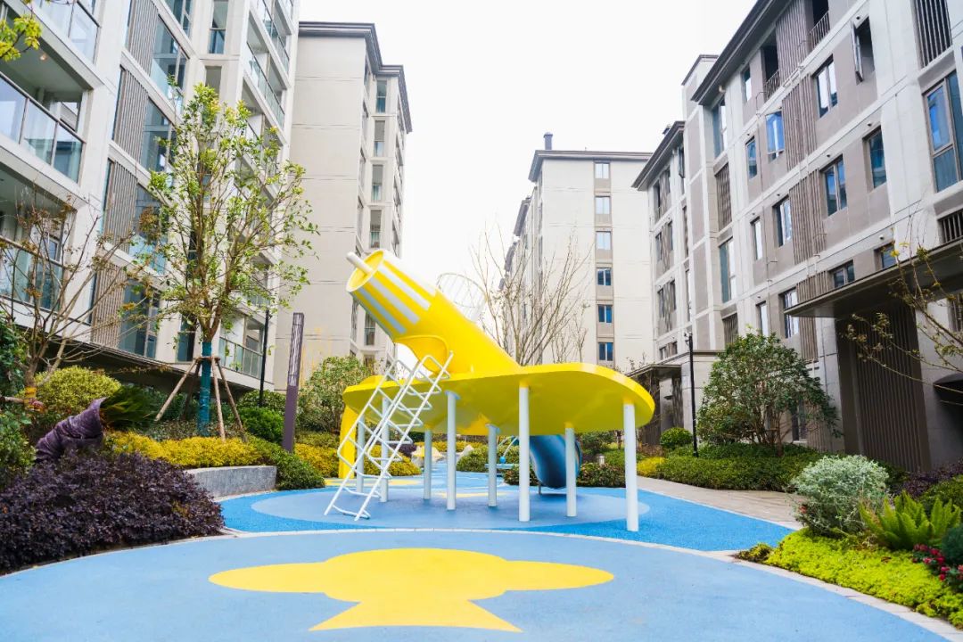 1704242849712692cZg7.jpg 640 (1).jpg